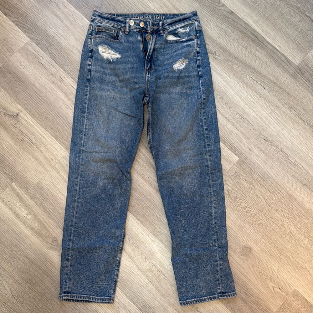 American Eagle Mom Straight Jean Size 6